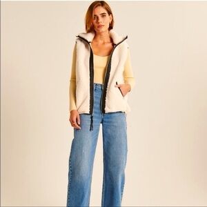 Abercrombie & Fitch Cream Sherpa Vest